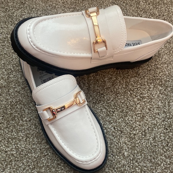 🦊 Steve Madden NIB loafer. Gold hardware. - Picture 4 of 5